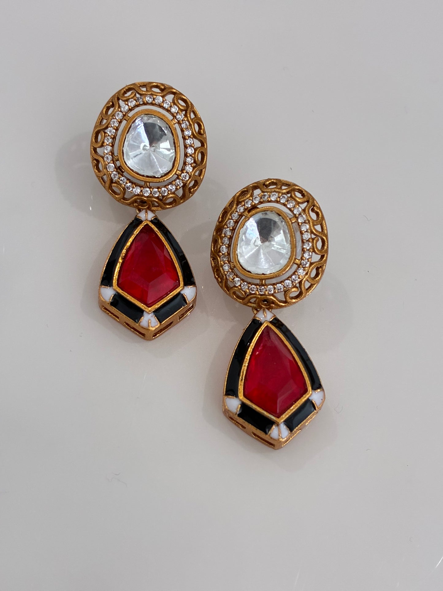 Nisha (Red)