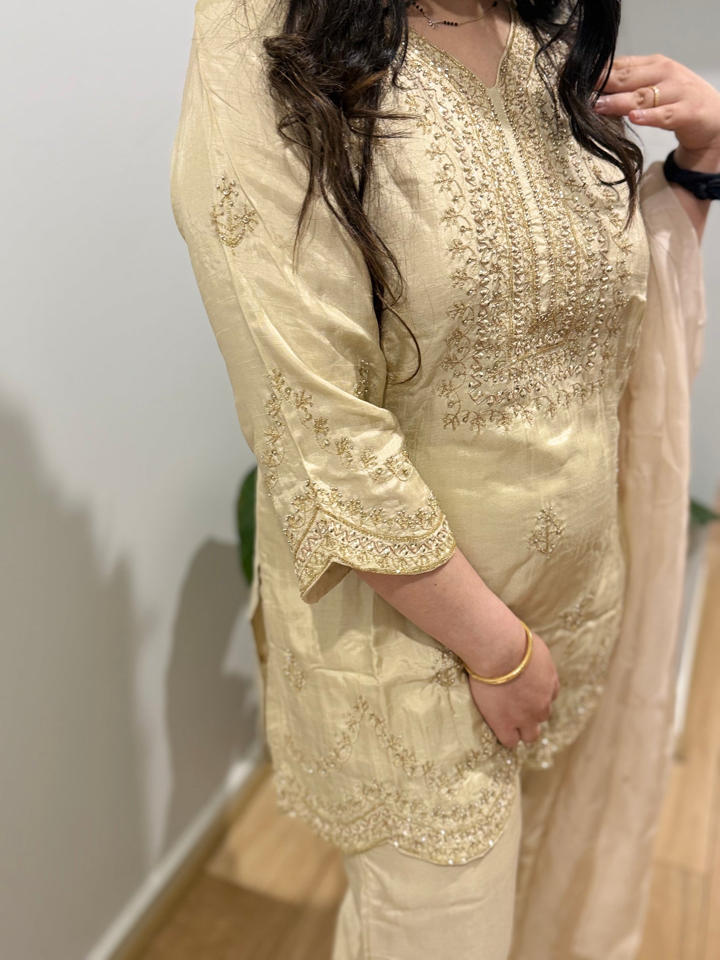 Aadya (Off-White)