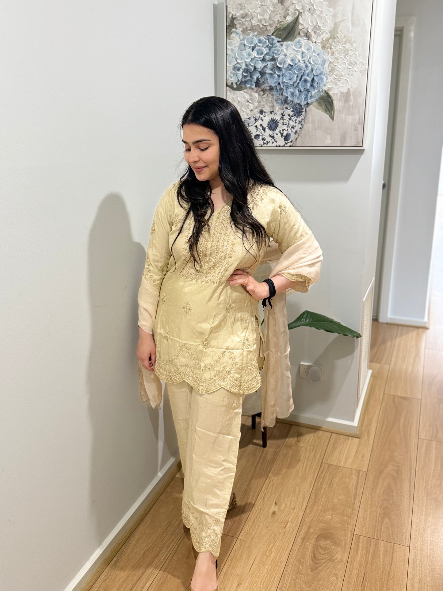 Aadya (Off-White)