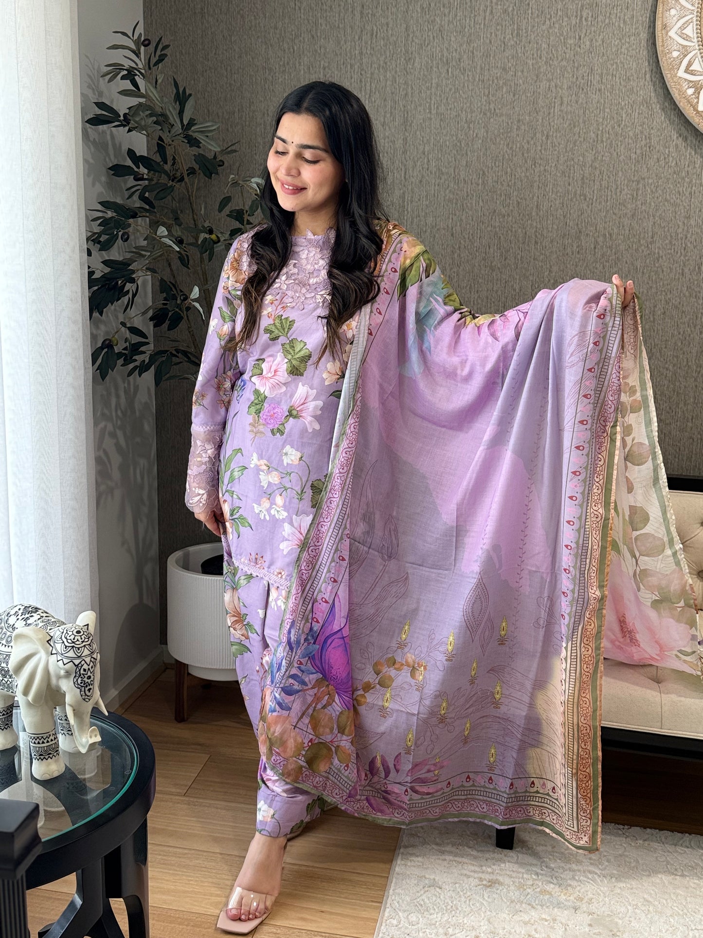 Faria Farshi Suit