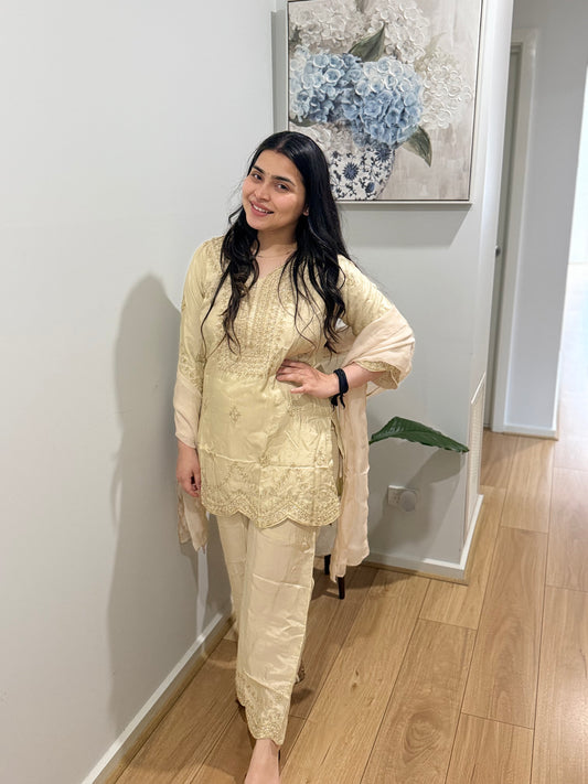 Aadya (Off-White)