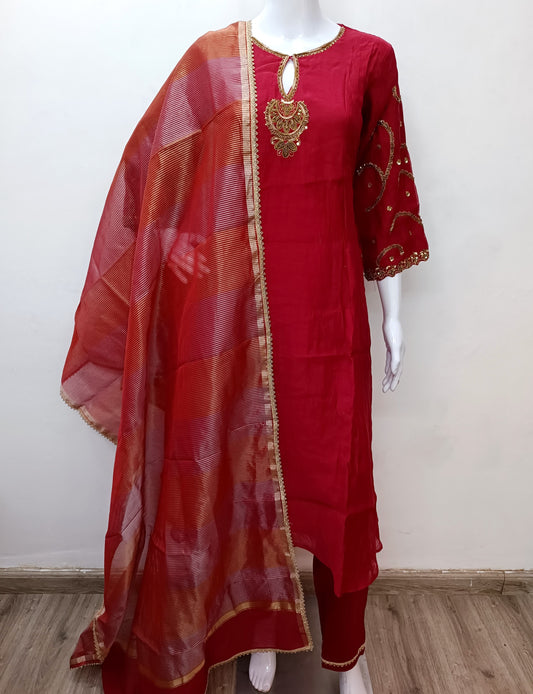 Mansi (Red)