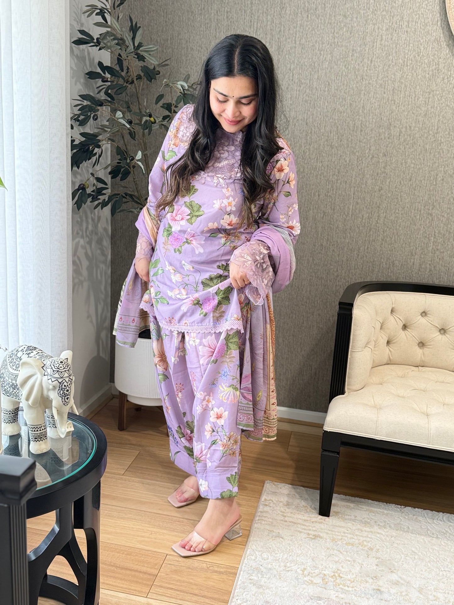 Faria Farshi Suit