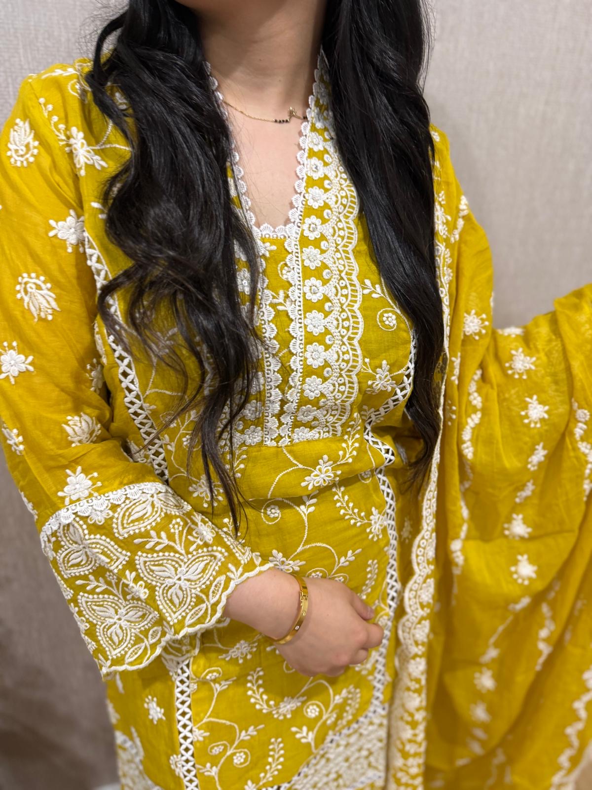 Maahi (Yellow)