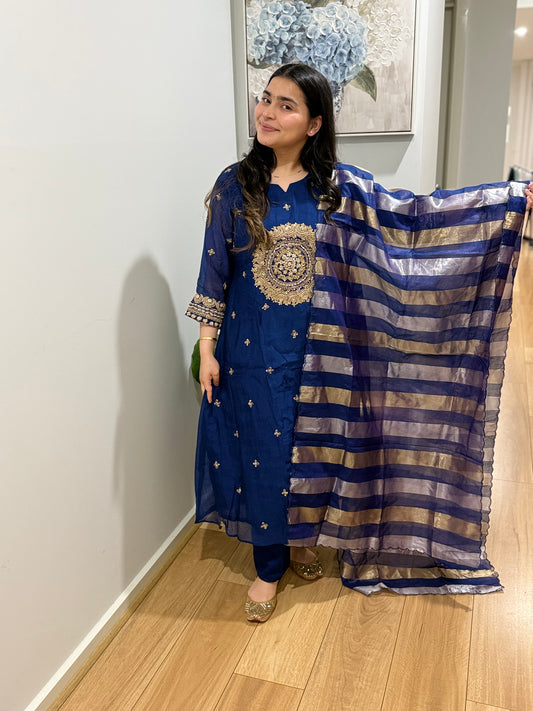 Nasreen (Blue)